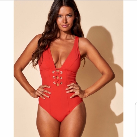 amoressa by miraclesuit